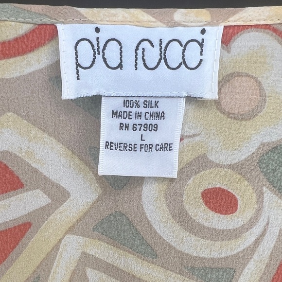 Pia Rucci Silk Set: Slay in Every Way! - Picture 5 of 10